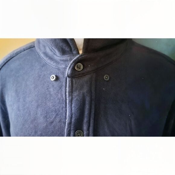 L.L. Bean Men's Navy Blue Long Sleeve Button-Down Shirt, Size M - Picture 4 of 16